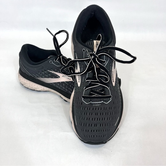 brooks ghost 13 white pink black